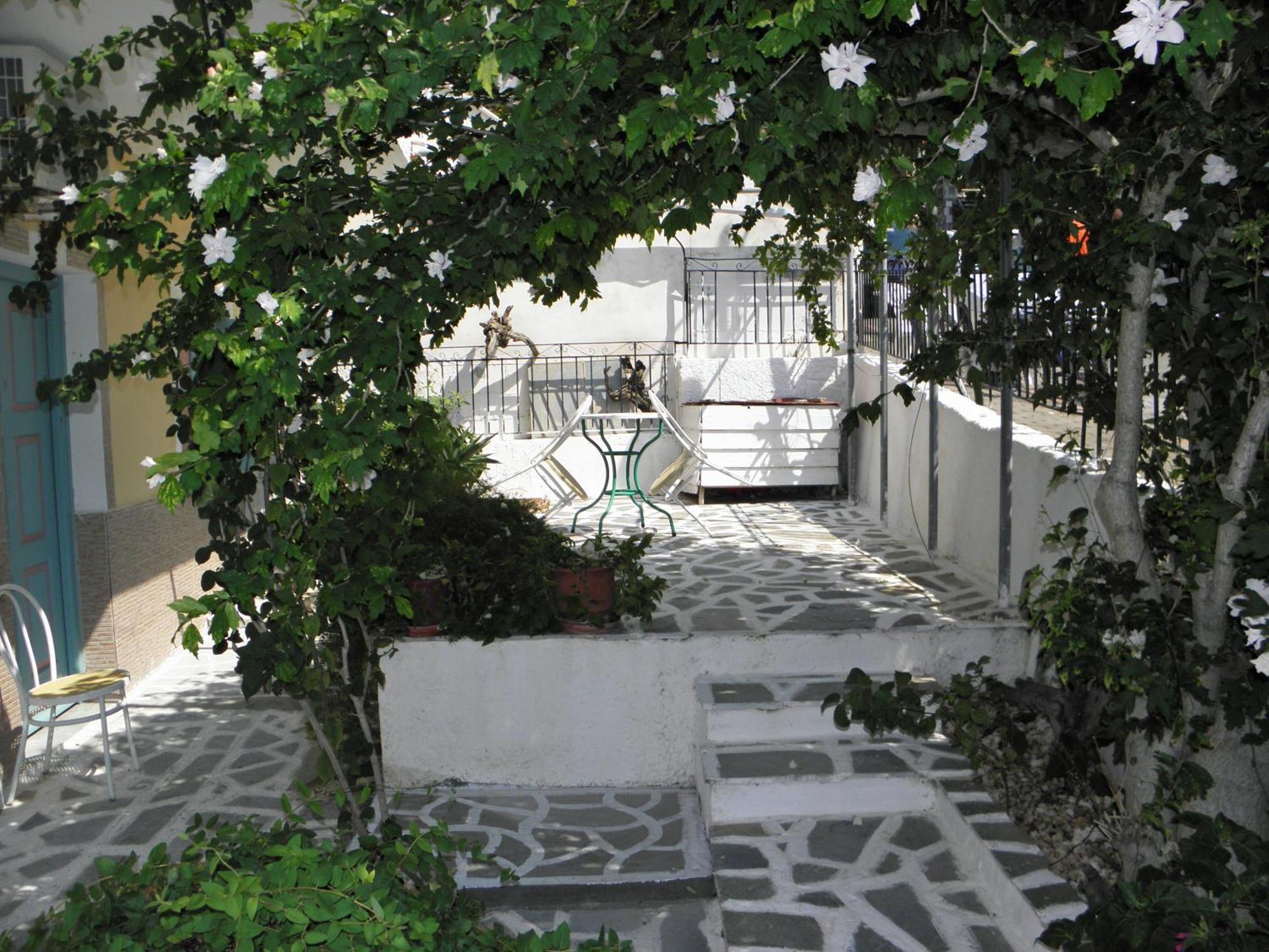 Katerina'S Apartment Plomari Esterno foto